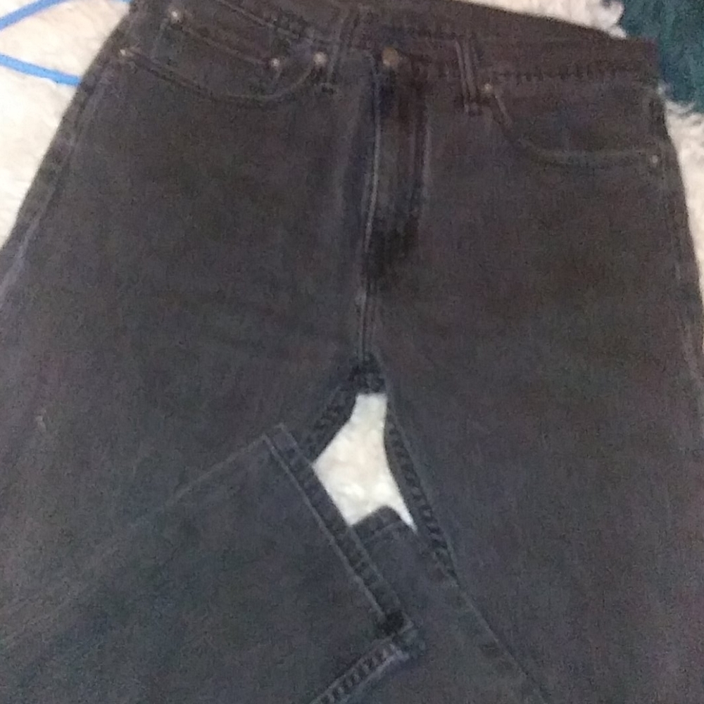 Levis - Picture 3 of 5
